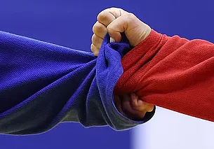 Белорусы завоевали пять медалей на старте Кубка мира U-18 по самбо в Греции