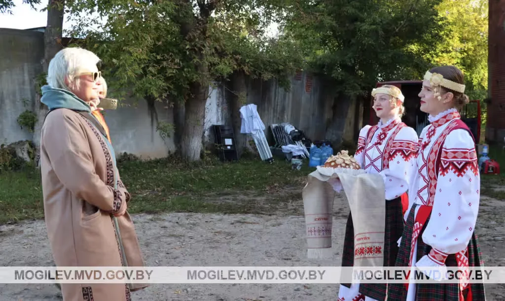 Встреча съемочной группу сериала «Слово офицера» в Бобруйске. Фото: УВД Могилевского