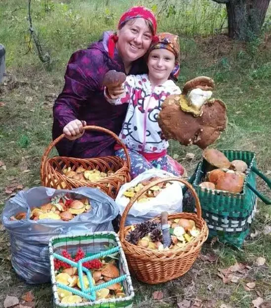 Вере Костусевой из д. Проскурни Жлобинского района с внучкой Ксенией.