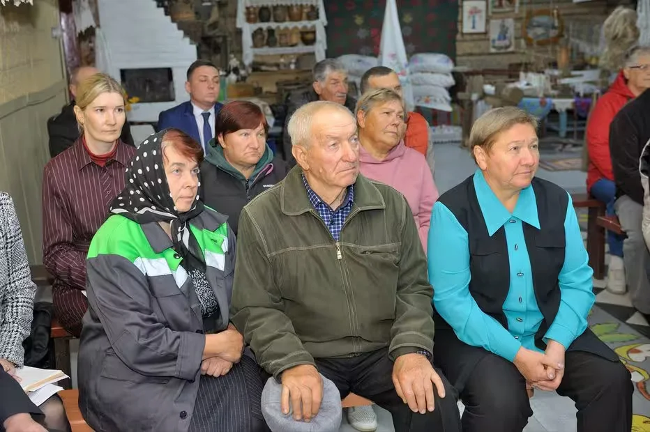 Встреча Уполномоченного по делам религий и национальностей Олега Дьяченко с прихожанами