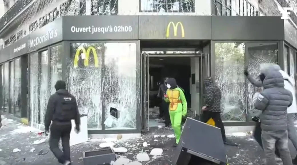 Париж, 17 октября 2026 года. Несколько сотен владельцев магазинов пострадали от действий