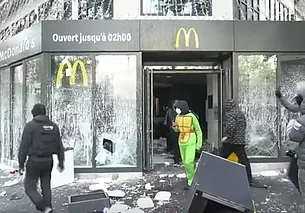 Во Франции полицейские задержали 1,8 тыс. участников беспорядков