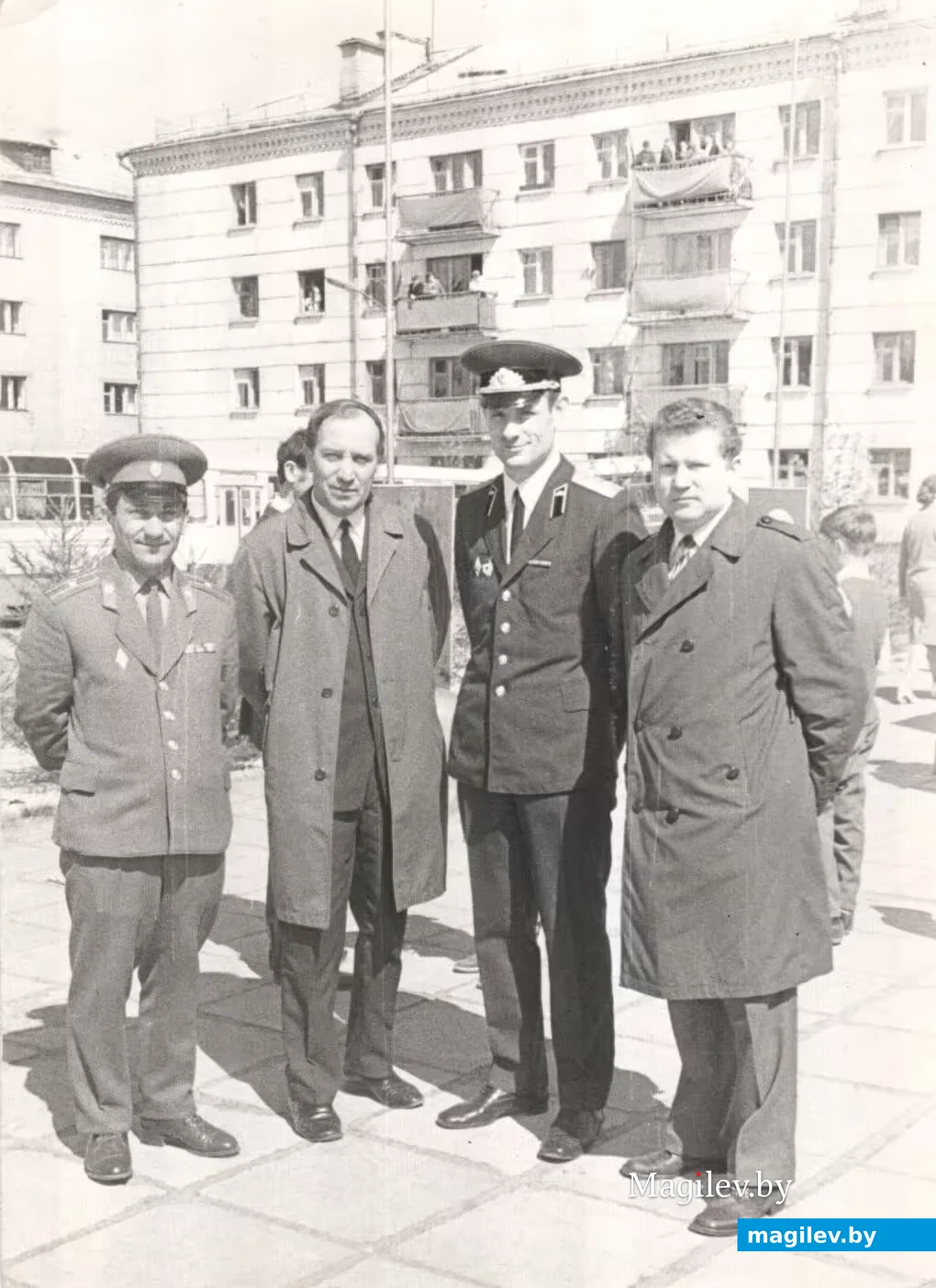 1 мая 1973 год. Начальник Дома офицеров Глухов, директор кинотеатра «Мир» Николай Григорьевич