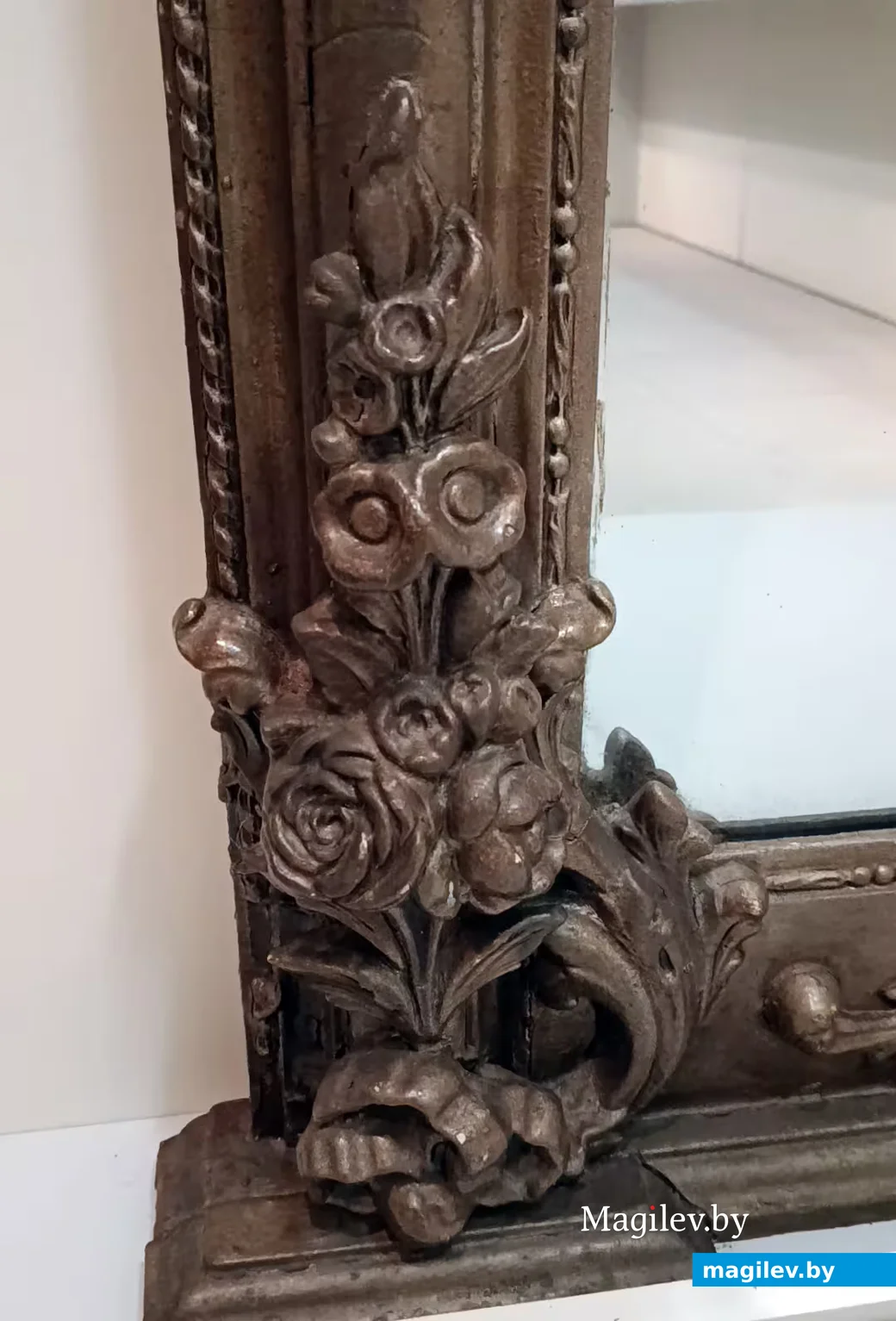  Февраль 2026 г. Старинное зеркало с интересной историей. Экспонат Глусского музея.