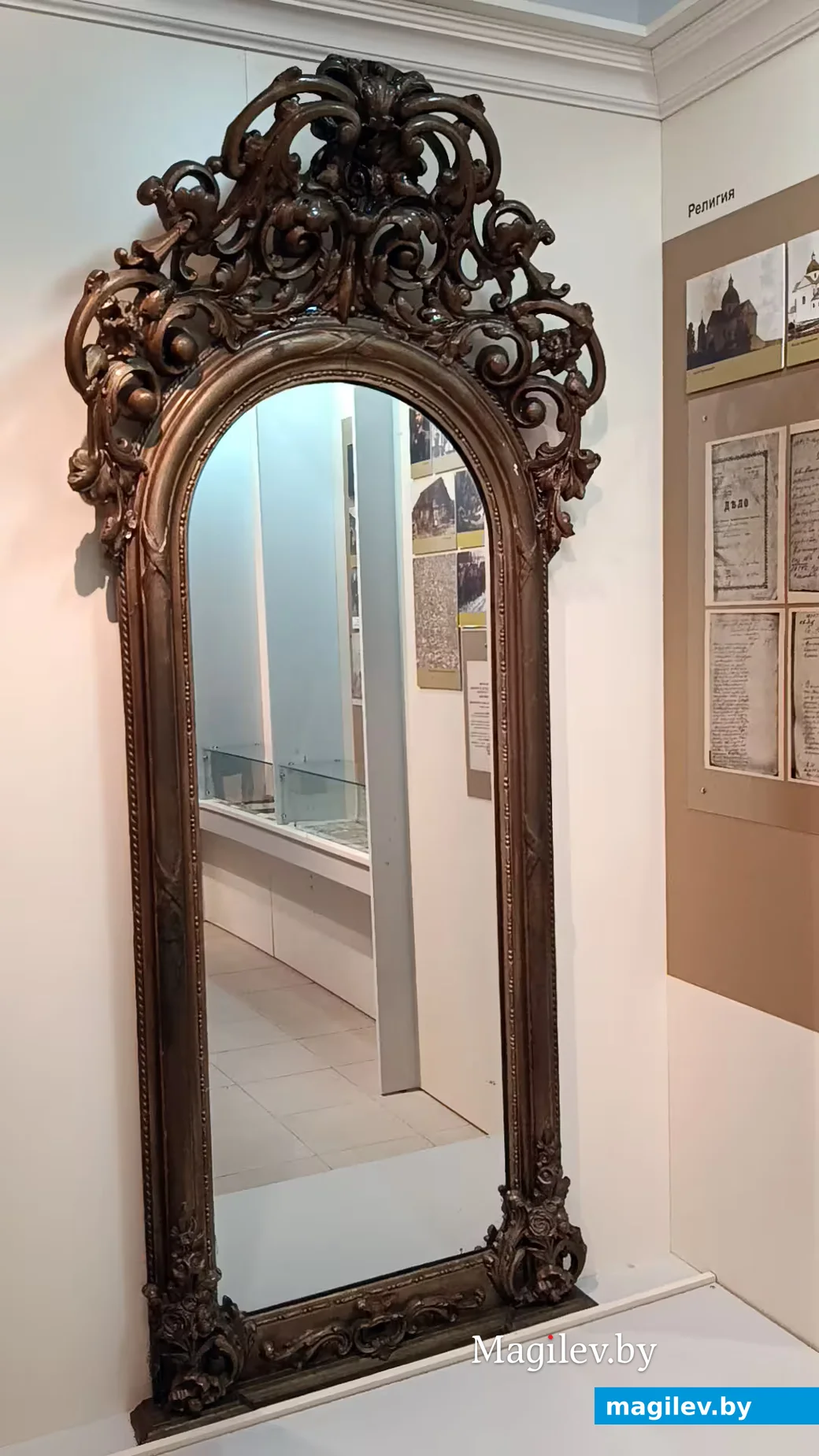  Февраль 2026 г. Старинное зеркало с интересной историей. Экспонат Глусского музея.