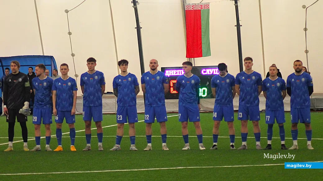  18.02.2026, Могилев. Фрагмент игры «Днепр-Могилев»  – «Слуцк» (в белом).