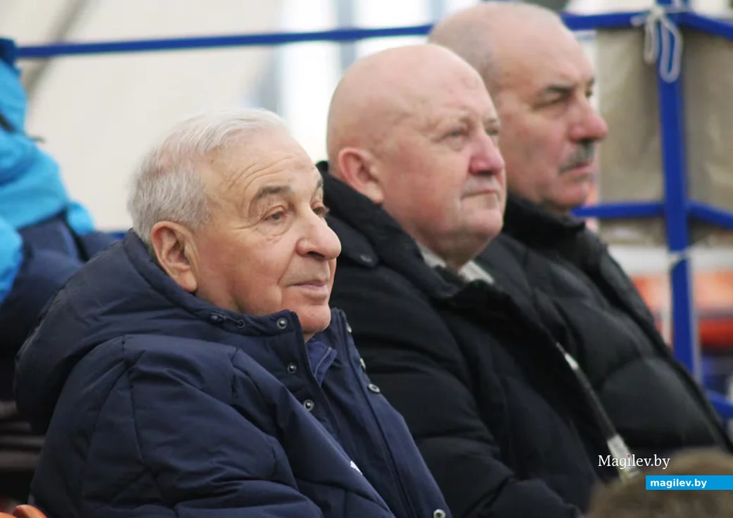  18.02.2026, Могилев. Фрагмент игры «Днепр-Могилев»  – «Слуцк» (в белом).