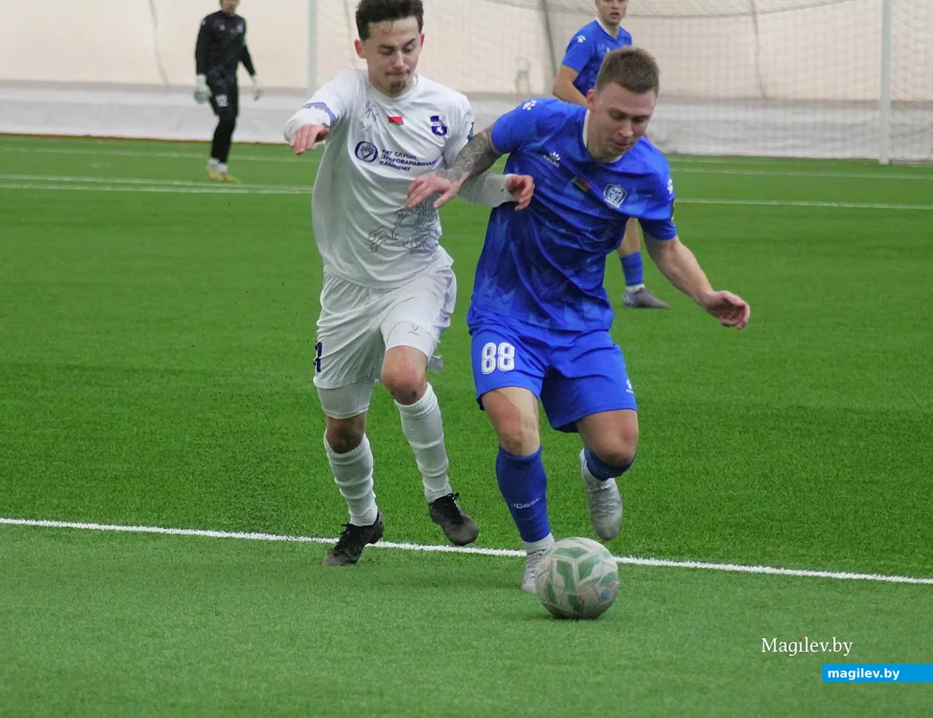  18.02.2026, Могилев. Фрагмент игры «Днепр-Могилев»  – «Слуцк» (в белом).