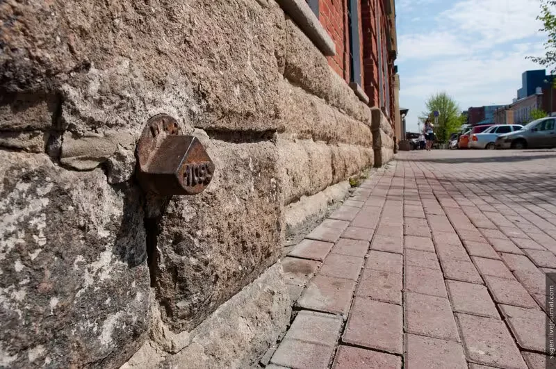 Вот так выглядят геодезические реперы 