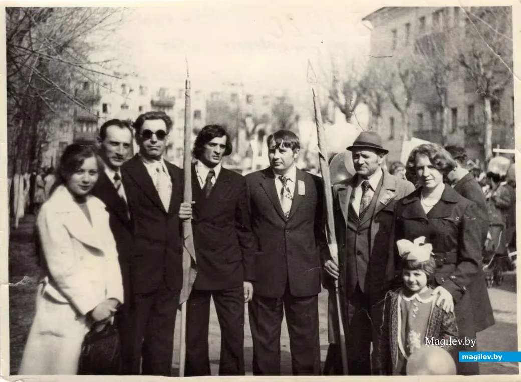 1.05.1980. Геодезический отдел строительно-монтажного треста №22: Свеилана Юрковец, Пётр Бабич,