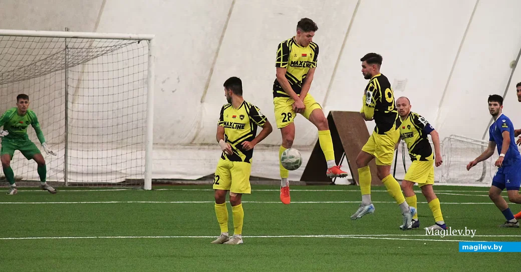  21.02.2026, Могилев. Товарищеская игра «Днепр-Могилев» – «МЛ Витебск» (в желтом).     