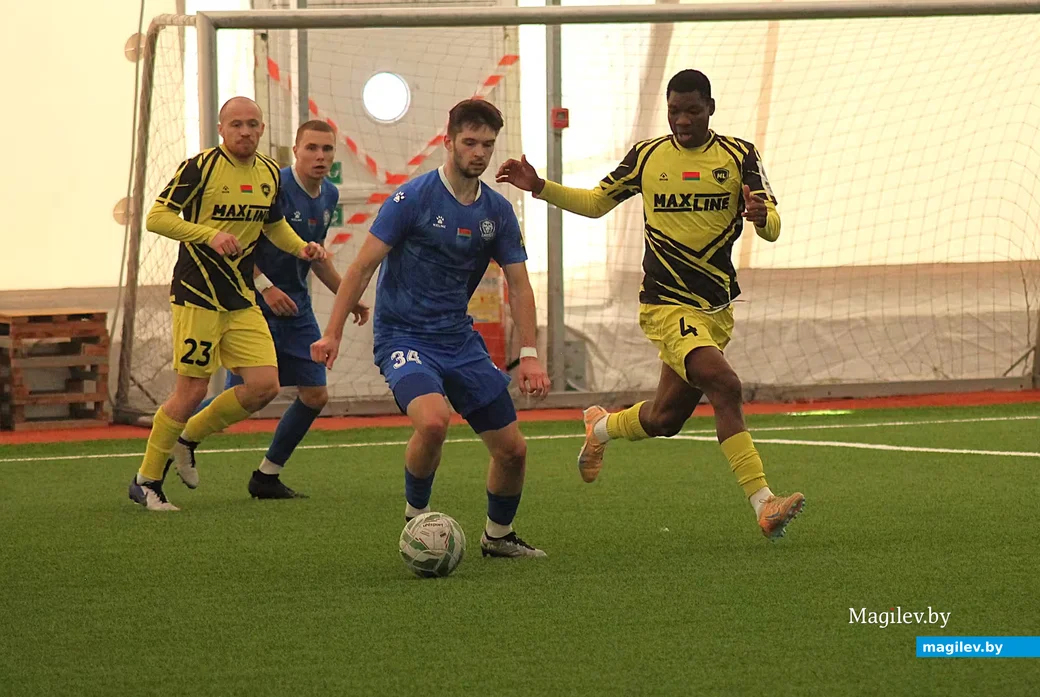  21.02.2026, Могилев. Товарищеская игра «Днепр-Могилев» – «МЛ Витебск» (в желтом).     