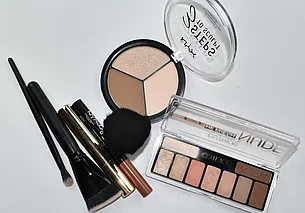 Как не купить «паленую» косметику: рассказали в Госстандарте Беларуси