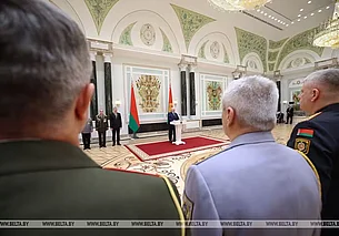Лукашенко: все люди в погонах должны сдать экзамен на профпригодность