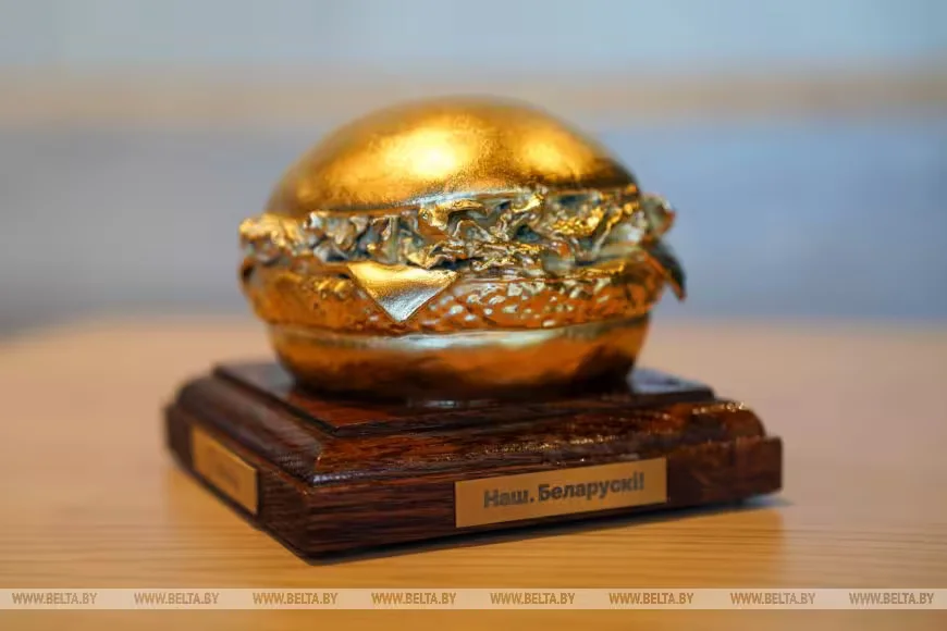 8 марта 2026 года. Лукашенко 8 марта приехал в один из ресторанов сети «Мак.бай» в Минске. Фото: