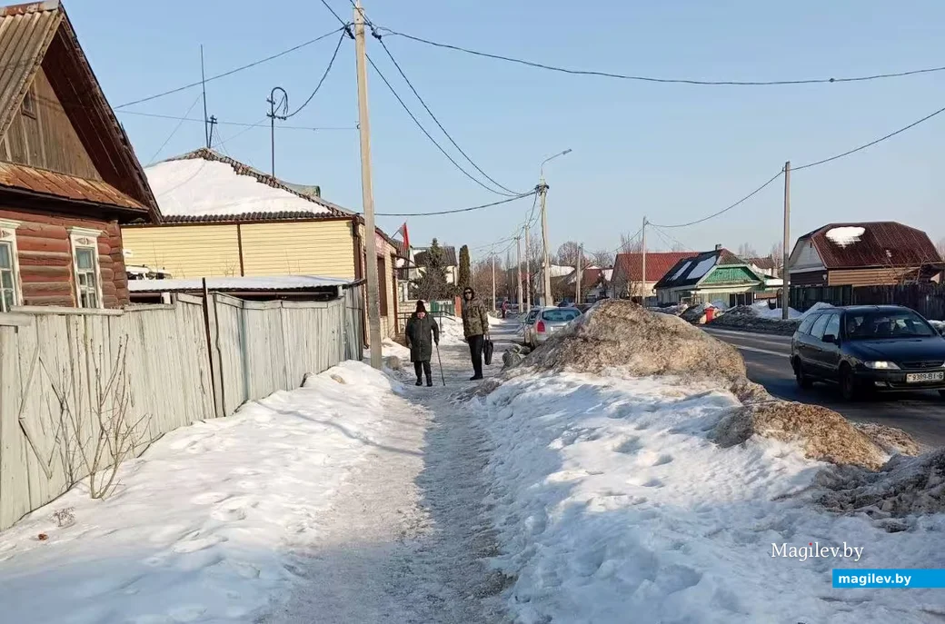 Для пенсионеров прогулки жизненно необходимы для поддержания здоровья.
