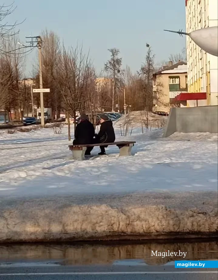 Как подумаешь на улицу выйти – сразу мысль – а далеко ли ты уйдешь?