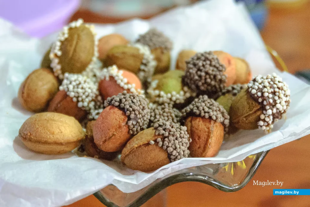 05.03.2026. Бобруйск. Татьяна Аврамчик печет советские торты и печенье.