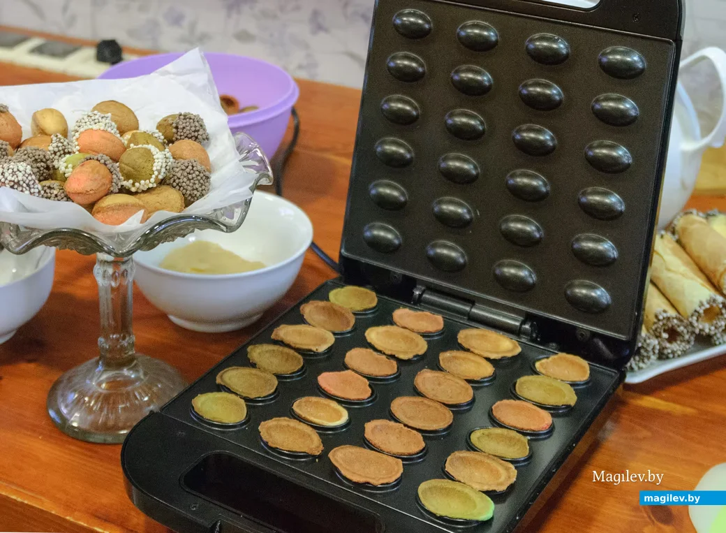 05.03.2026. Бобруйск. Татьяна Аврамчик печет советские торты и печенье.