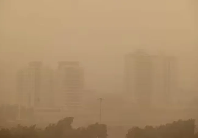 Израиль накрыла густая пыльная мгла