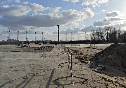 Ремонтируют площадь Славы в Могилеве. Фотофакт