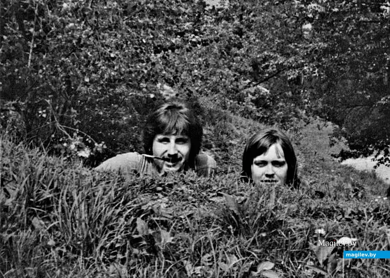  1977, Могилев, Дубровенка. Мы с Васей думали, что нас никто не видит.