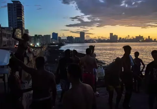 Население Кубы жалуется в соцсетях на дефицит продуктов питания, электроэнергии, топлива