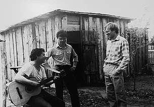 Однажды в Могилеве. И газету «замутить», и песню затянуть, и птиц накормить…