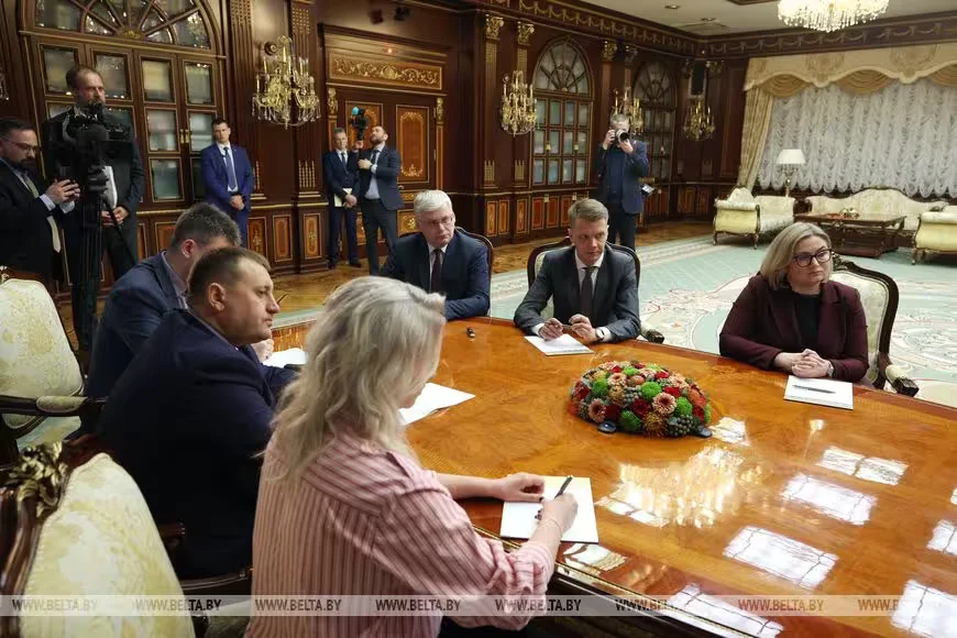 20 марта 2026 года. Лукашенко беседует с журналистами. Фото: БЕЛТА.