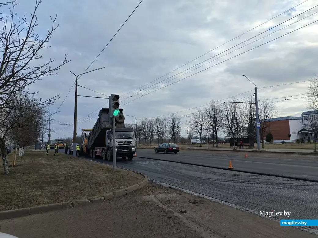  26 марта 2026 года. Могилев. Ремонт проезжей части проспекта Шмидта. 