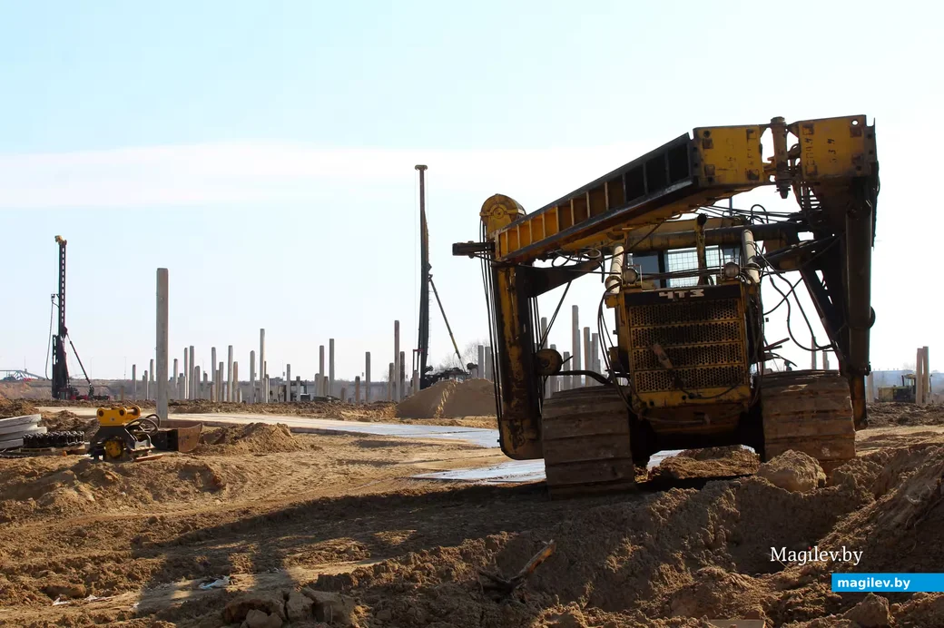  26 марта 2026 года. Могилев. Строительство спорткомплекса на берегу Днепра. 