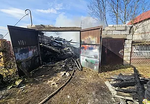 Пожар в Могилеве: на Архитектурной сгорел гараж и вместе с ним два автомобиля (видео)