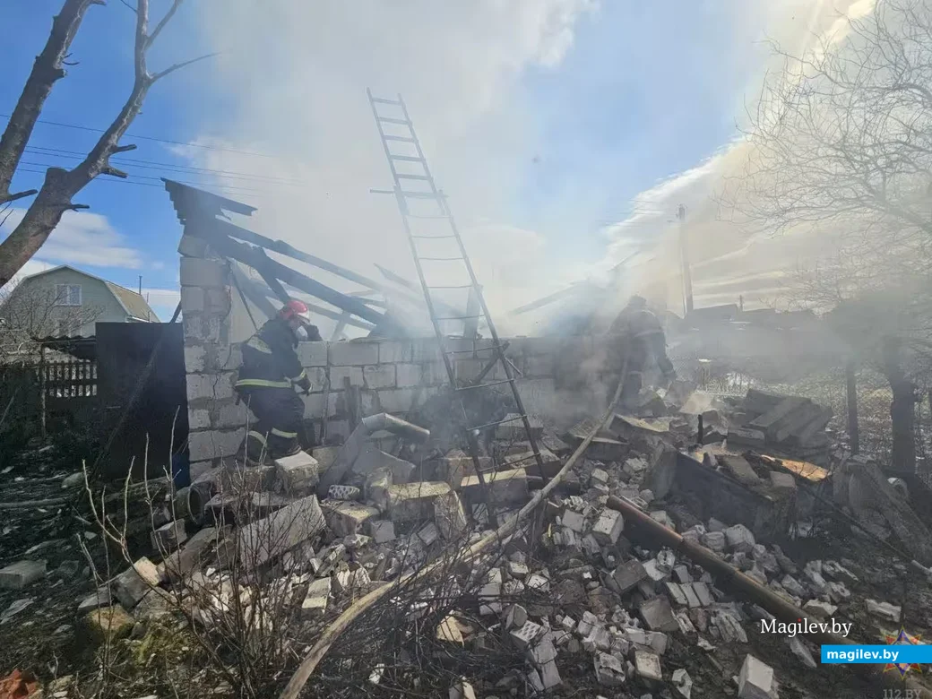26.03.2026 г. Пожар в Могилеве на ул. Архитектурной. Фото: Могилевское областное УМЧС 