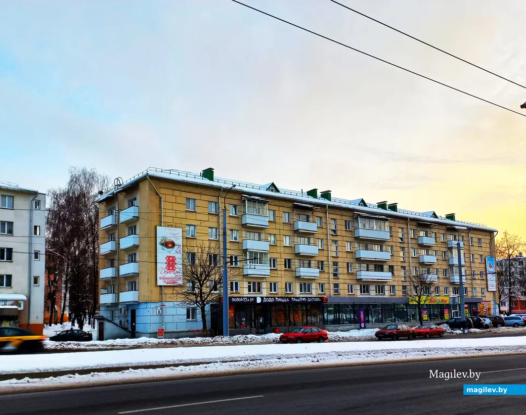  2024-й год, Могилев, ул. Космонавтов, 8. Уже без некогда популярного гастронома «Космос».  