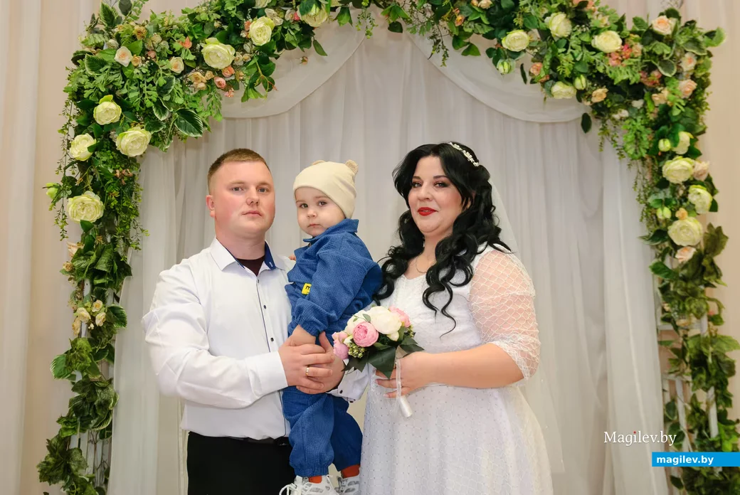 27.03.2026, Бобруйск  Свадебная пара. Тамара и Григорий Держанские и маленький Константин.