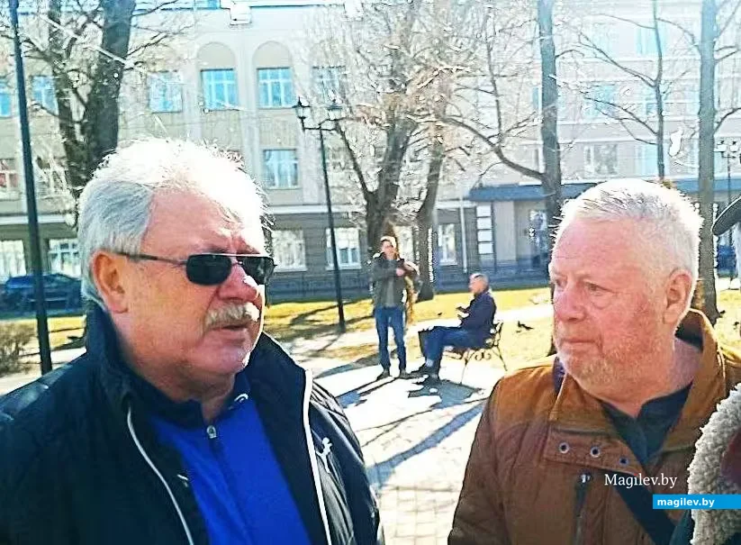  Юрий Сапиков (слева) и Валерий Москалев.