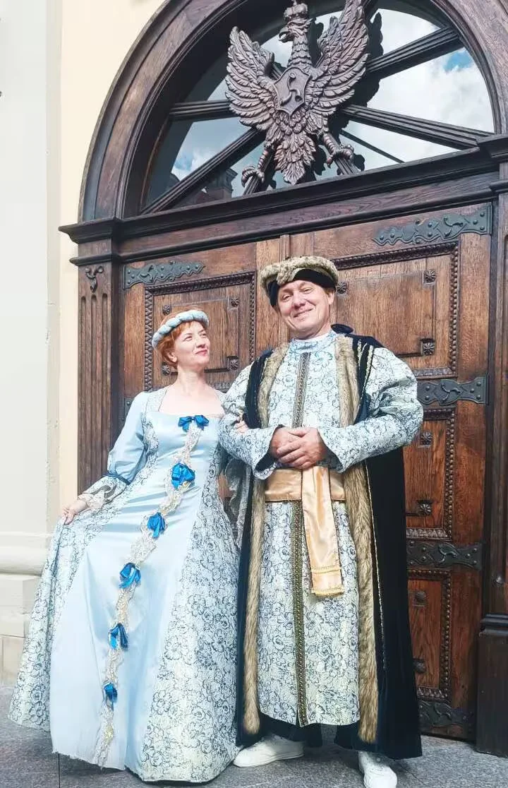  Наталия Лисовская  с мужем Валерием в Несвижском замке. 