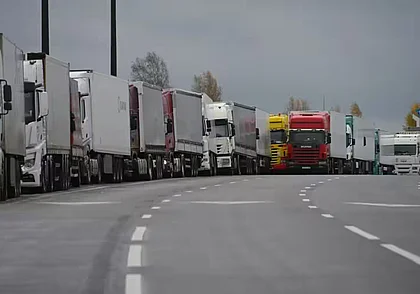 В Беларуси с 1 апреля можно бронировать дату въезда грузовиков на границу