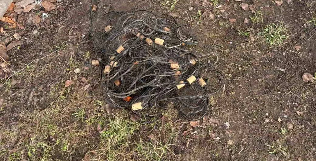  При осмотре домовладения была найдена одна сеть и две подъемных сети («паука»).