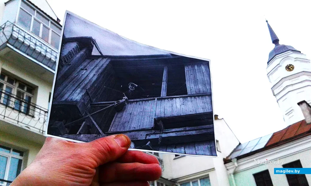  Могилев 1976 – 2026. Игорь Дыдышко у входа в мастерскую Плейшнера.