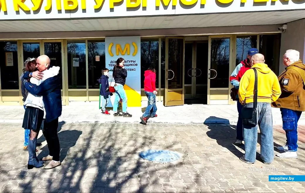 04.04.2026, Могилев, ДК «Моготекс». Выступление  рок-групп «The Pinkies»  и «Барон Мюнхгаузен». До, во