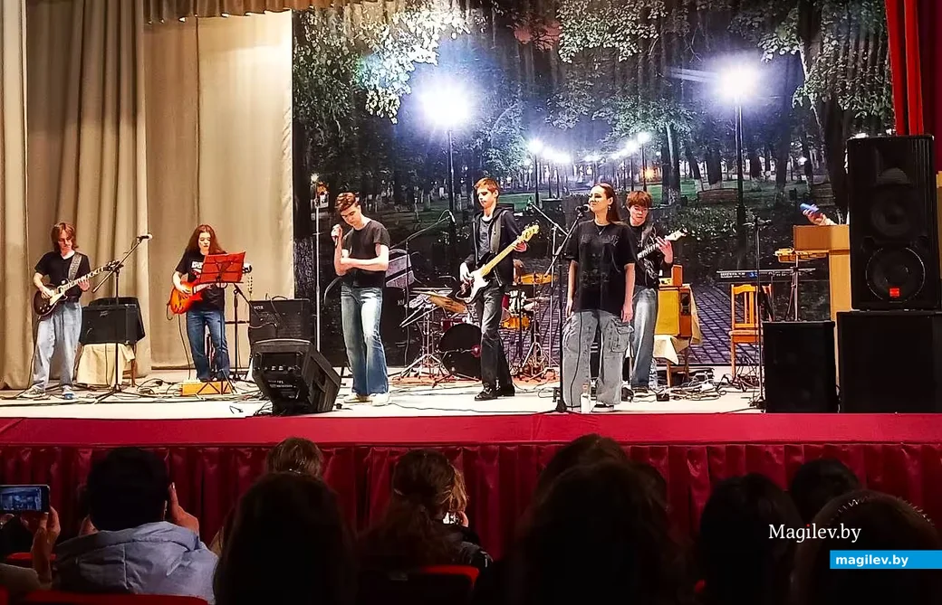 04.04.2026, Могилев, ДК «Моготекс». Выступление  рок-групп «The Pinkies»  и «Барон Мюнхгаузен». До, во