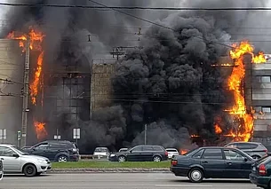 Крупный торгово-развлекательный центр горел в российском Калининграде. Есть пострадавшие