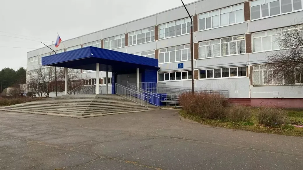 Школа № 5 в Добрянке, Пермский край, в котором произошло убийство учительницы. Фото: