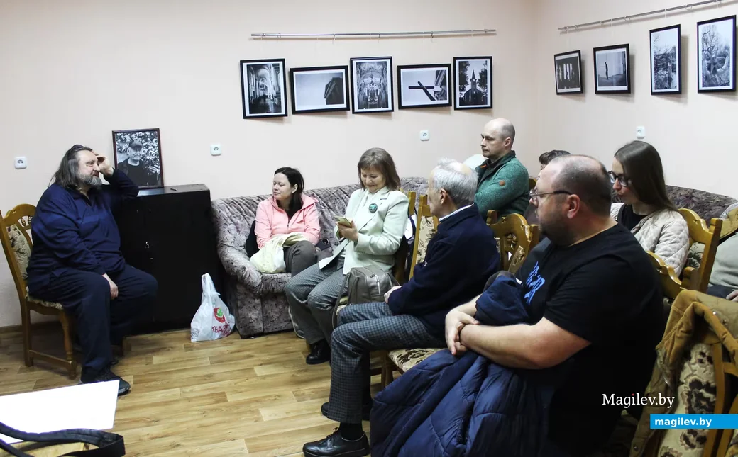  09.04.2026. Могилев. Открытие выставки Александра Ченцова «Фотографический калейдоскоп».