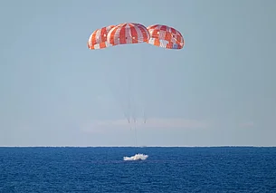 Астронавты лунной миссии Artemis II вернулись на Землю