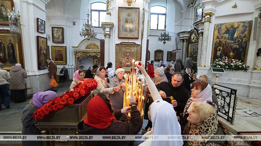  12 апреля 2026 года. Благодатный огонь от гроба Господня доставили в Минск .Фото: БЕЛТА.