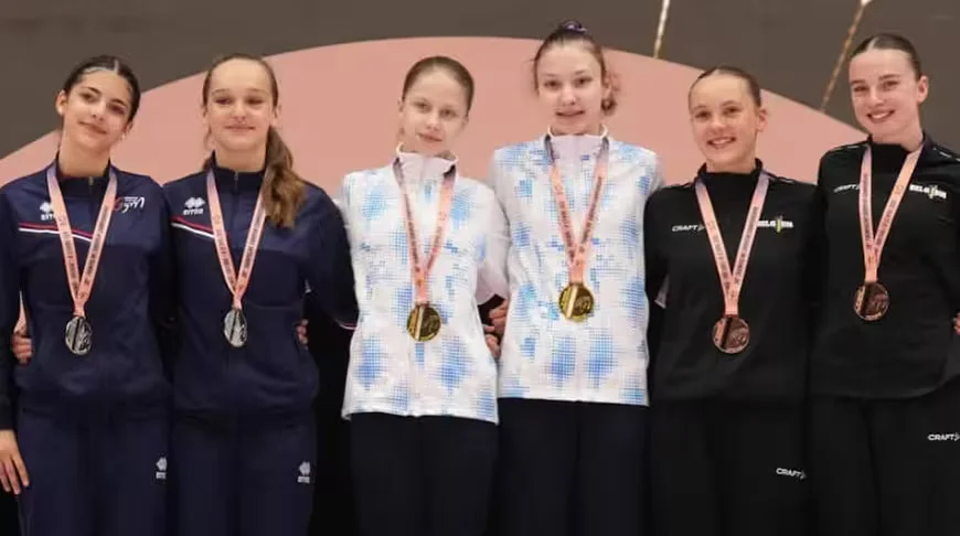 Юные батутисты из Беларуси (в центре) победили в синхронных прыжках на чемпионате Европы.