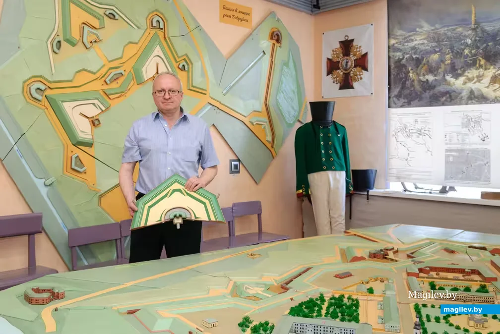 04.04.2026. Макет Бобруйской крепости создали в Центре туризма, краеведения и экскурсий детей и