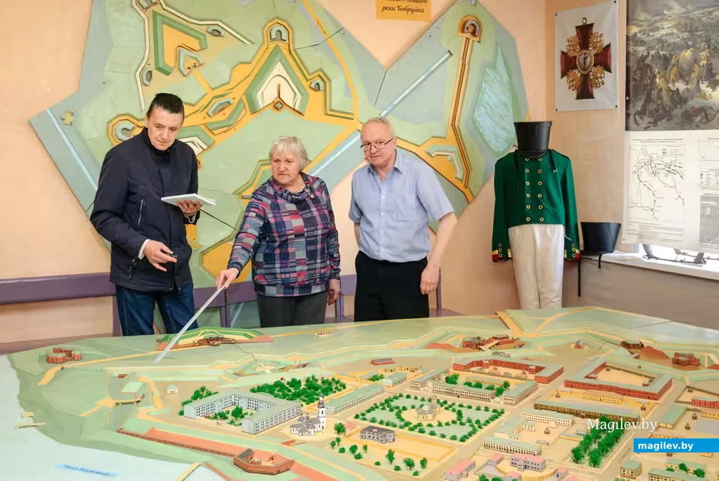 04.04.2026. Макет Бобруйской крепости создали в Центре туризма, краеведения и экскурсий детей и